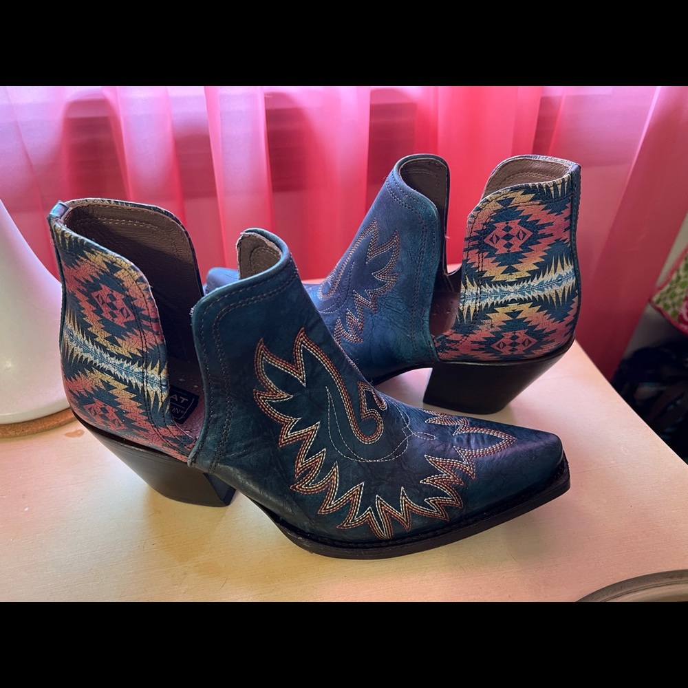Ariat Pendleton Ankle Booties